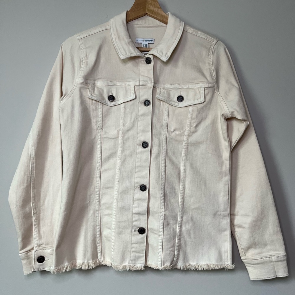 Canyon Retreat Easy Stretch Fray Hem Detail Denim Jacket